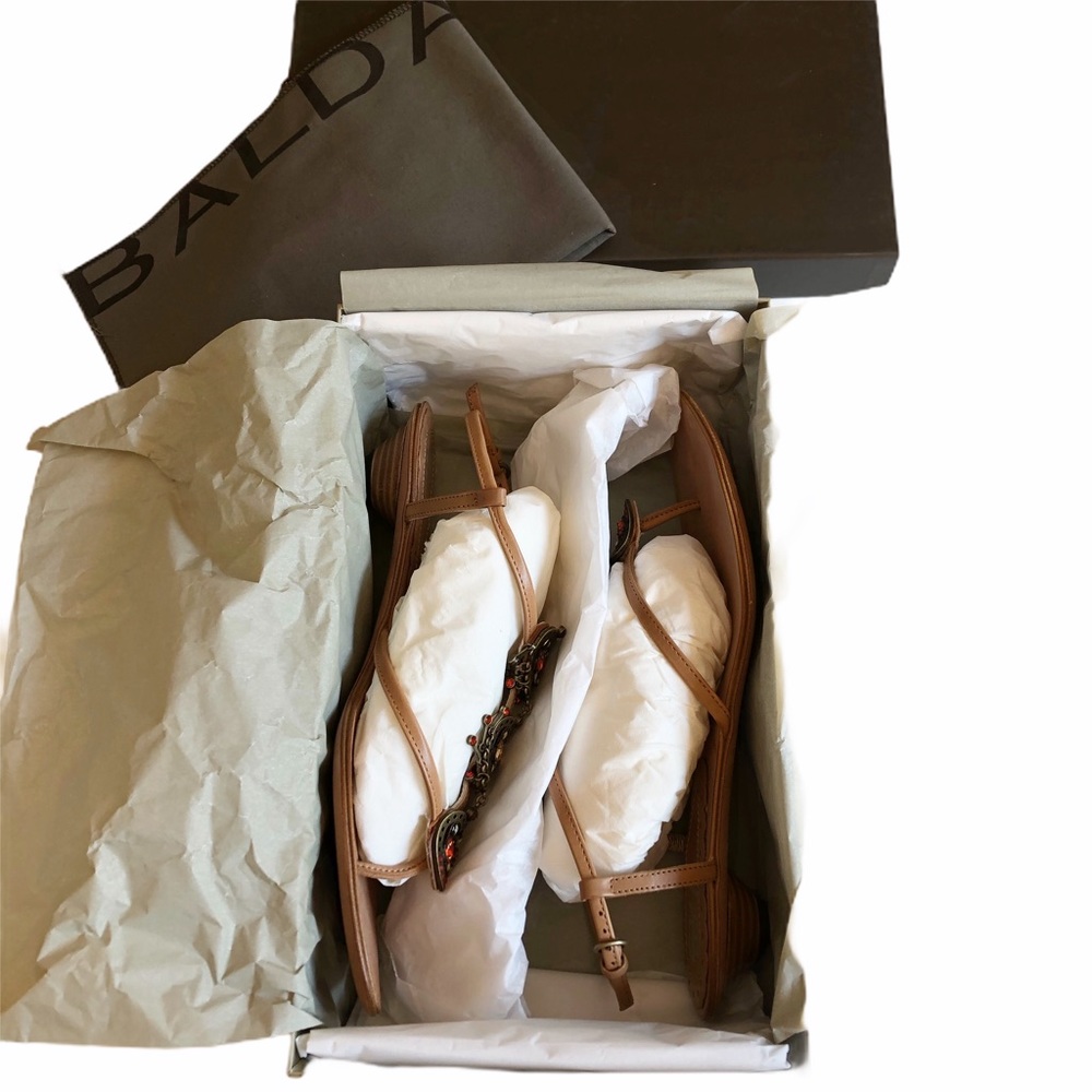 NEW Baldan Italian Tan Leather Heart Rhinestone Embellished Flat Sandals 38.5 - Picture 9 of 10